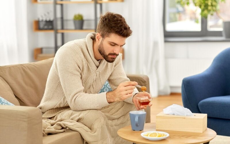 Zdrowe potrawy i napoje wspomagające regenerację podczas przeziębienia